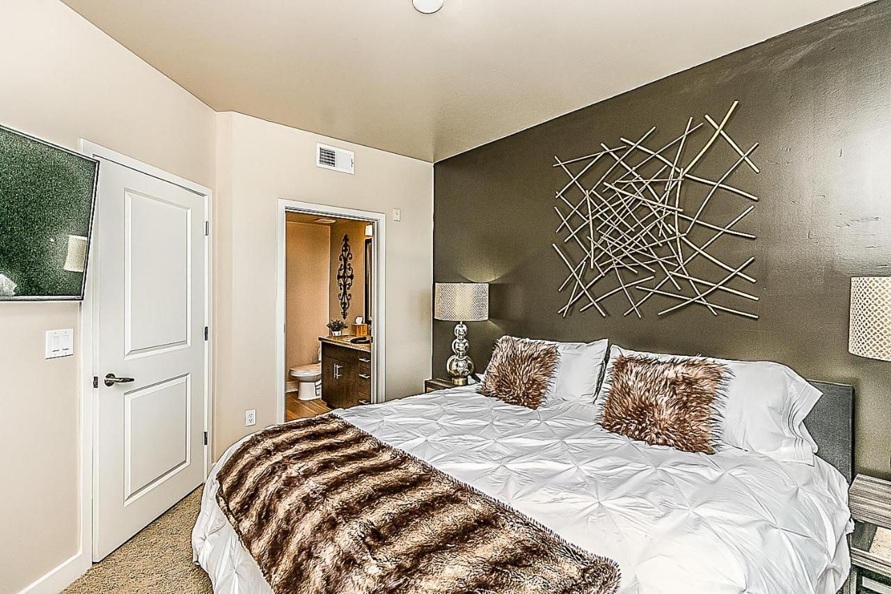 Shopping & Dining 1 Mile - 24 Hour Pool With Parking - 4036 Phoenix Exterior foto