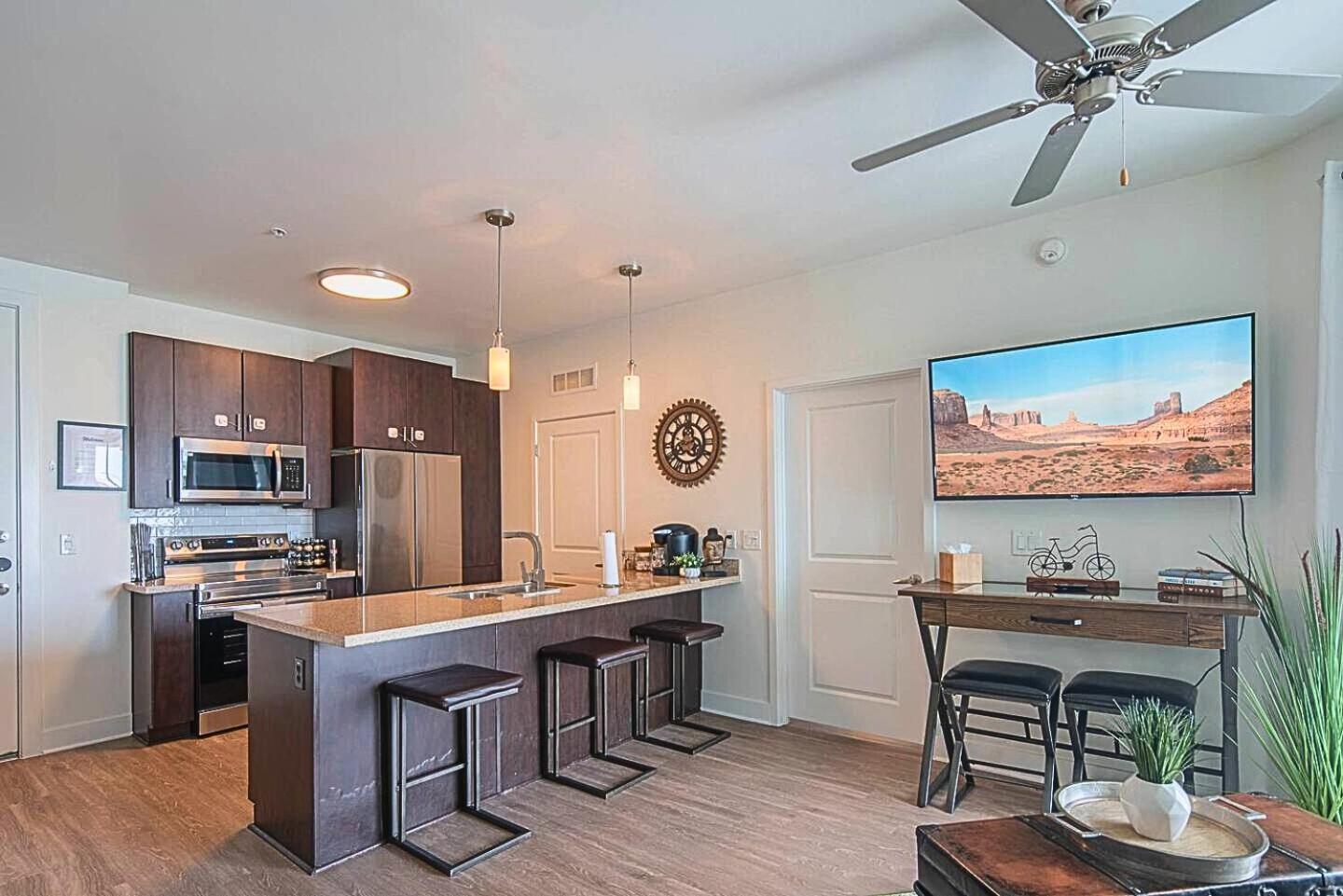 Shopping & Dining 1 Mile - 24 Hour Pool With Parking - 4036 Phoenix Exterior foto