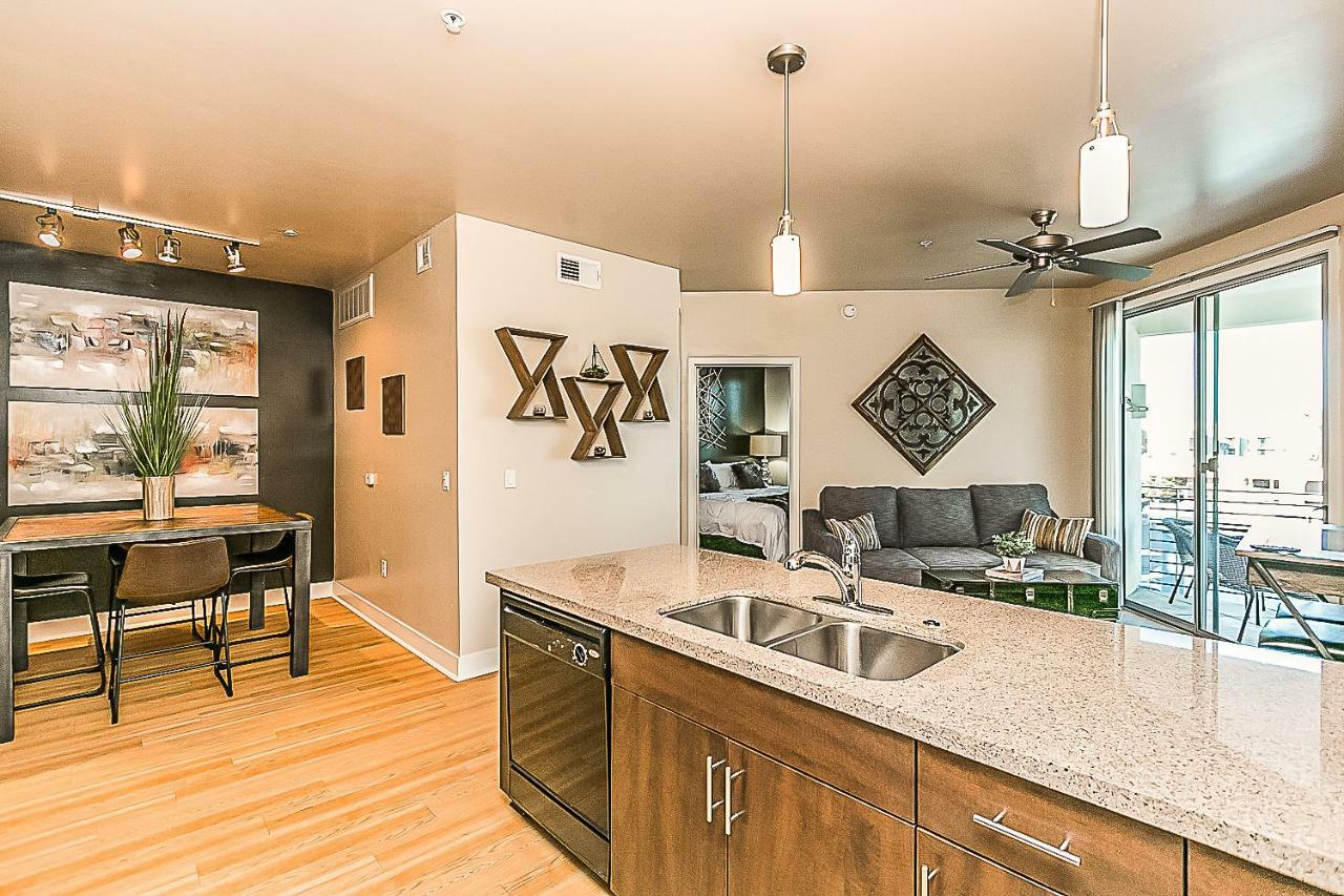 Shopping & Dining 1 Mile - 24 Hour Pool With Parking - 4036 Phoenix Exterior foto